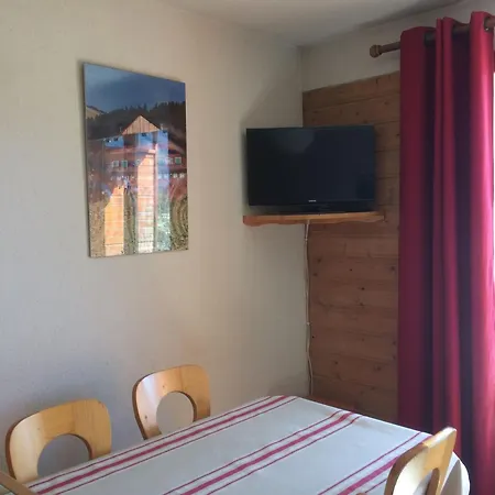 2 Pieces Pour 5 Pers, Chatel, Balcon, Proche Centre - Fr-1-676-116 * شاتيل