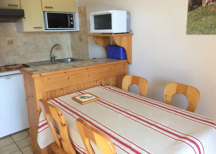 2 Pieces Pour 5 Pers, Chatel, Balcon, Proche Centre - Fr-1-676-116 شاتيل
